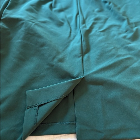 Nicole Miller Green Skirt Suit set - Large blazer and XL skirt - Picture 8 of 11